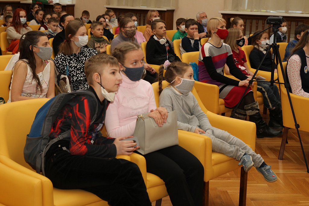 Зрители и участники. Фото Михаила Шершнева