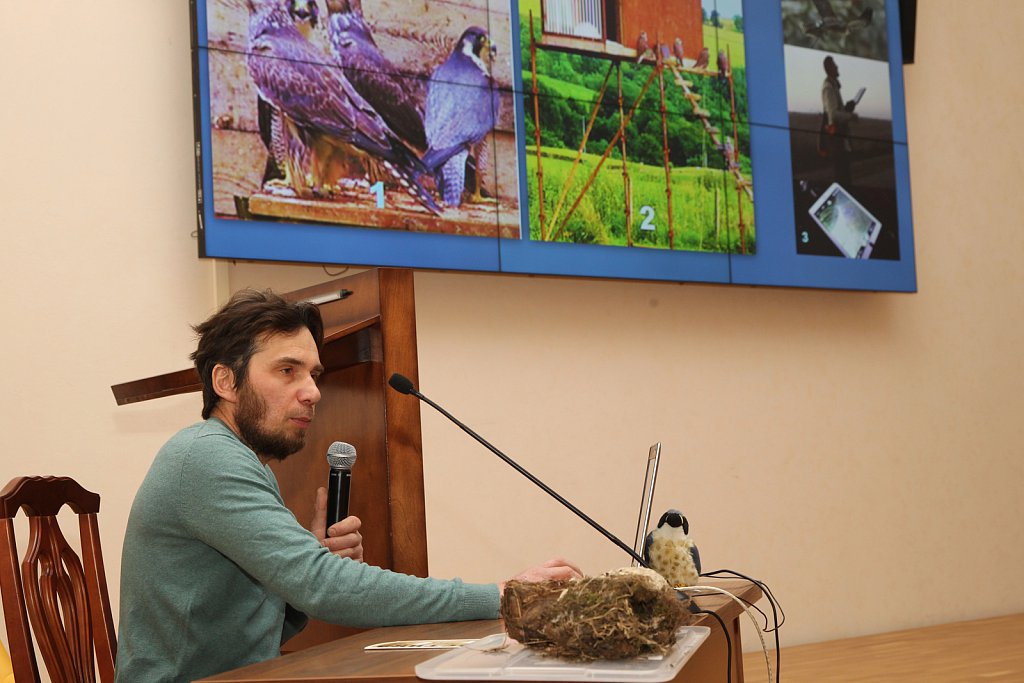 Руслан Салимов, научный сотрудник Центра мониторинга и реабилитации хищных птиц Холзан. Фото Михаила Шершнева